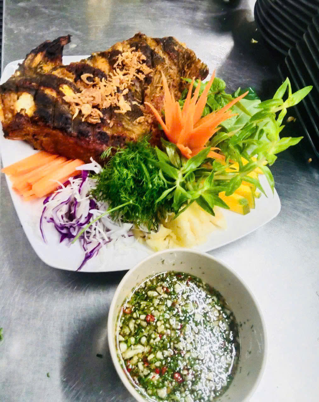 Cá lăng nướng riềng